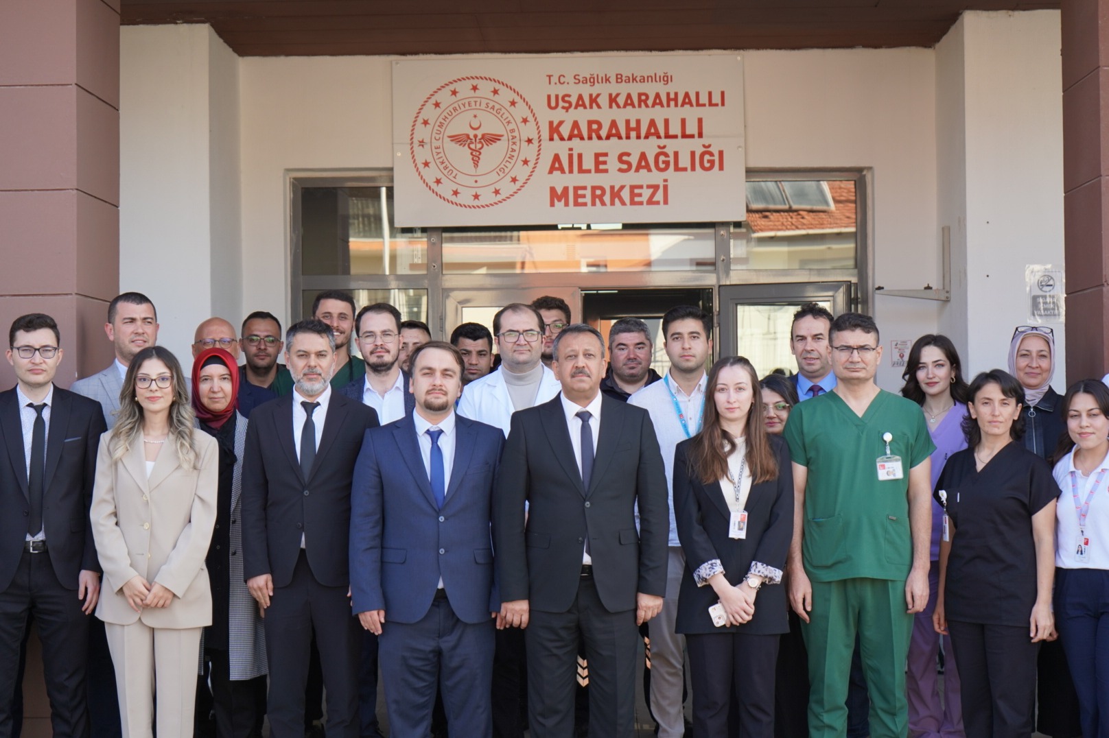 579725004 18292354597287272 8116053948013820609 N