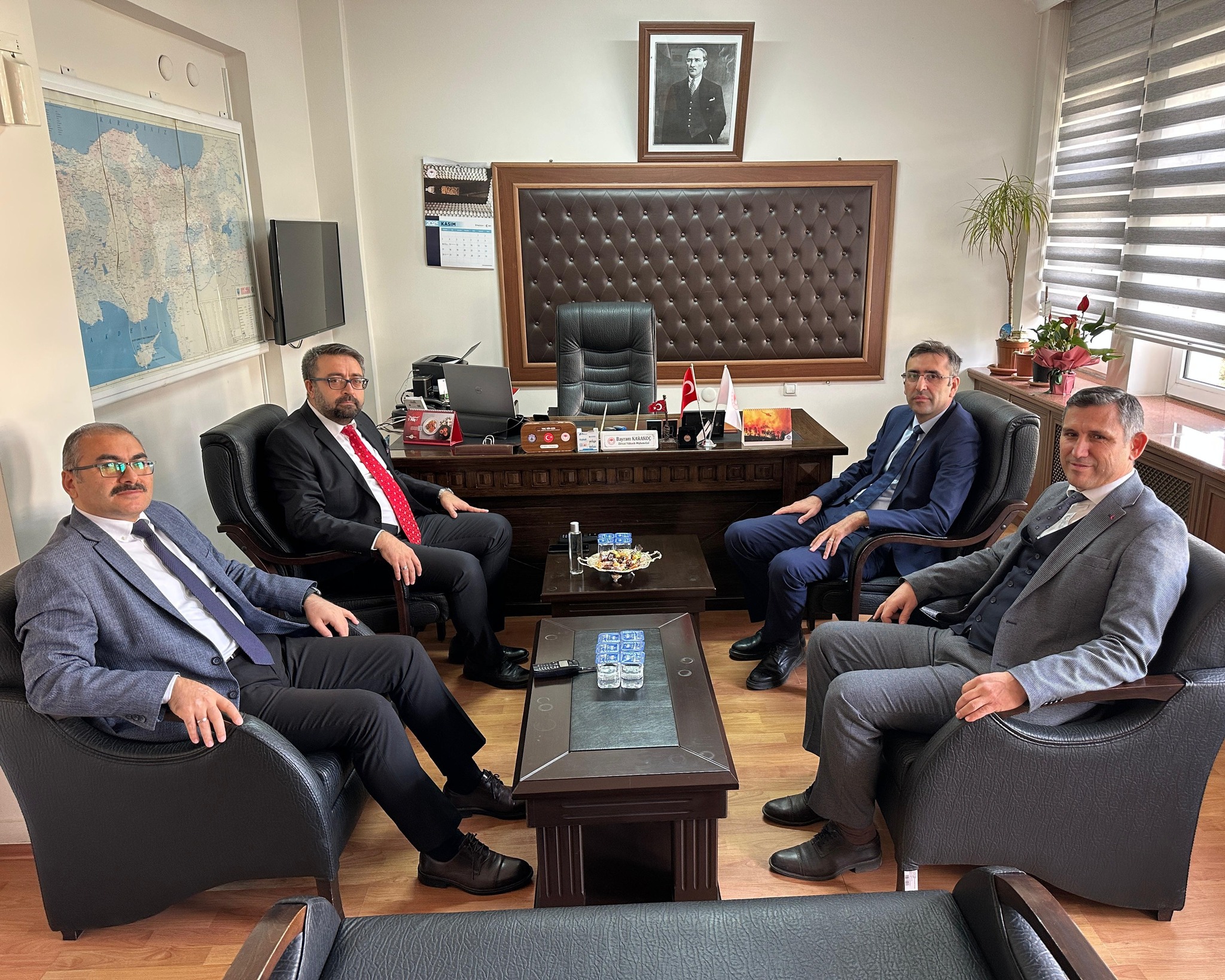 586305196 122185186238544242 5928710314720314217 N