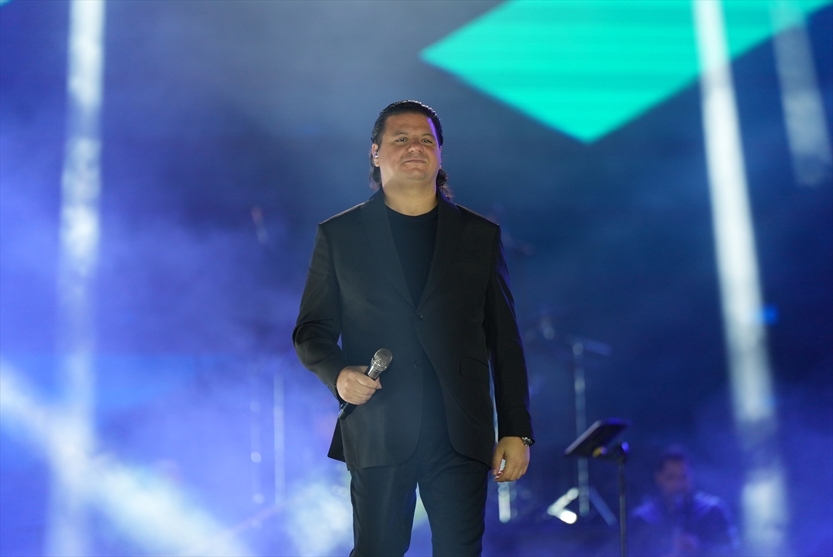 A A 20251103 39600218 39600214 I Z M I R K U L T U R Y O L U F E S T I V A L I N D E Y U Z L E R C E E T K I N L I K G E R C E K L E S T I R I L D I