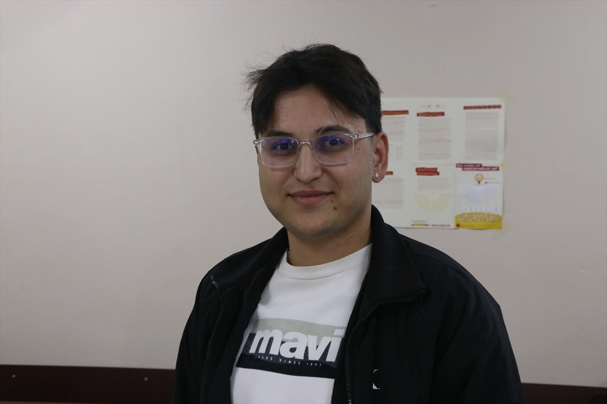 A A 20251104 39609165 39609164 50 Y A S I N D A K I G O R M E E N G E L L I U N I V E R S I T E O G R E N C I S I N I N E N B U Y U K D E S T E K C I S I S I N I F A R K A D A S L A R I