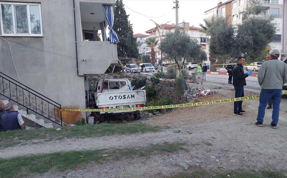 A A 20251112 39692229 39692227 D E N I Z L I D E A G A C A C A R P A N K A M Y O N E T T E K I 1 K I S I O L D U 4 K I S I Y A R A L A N D I