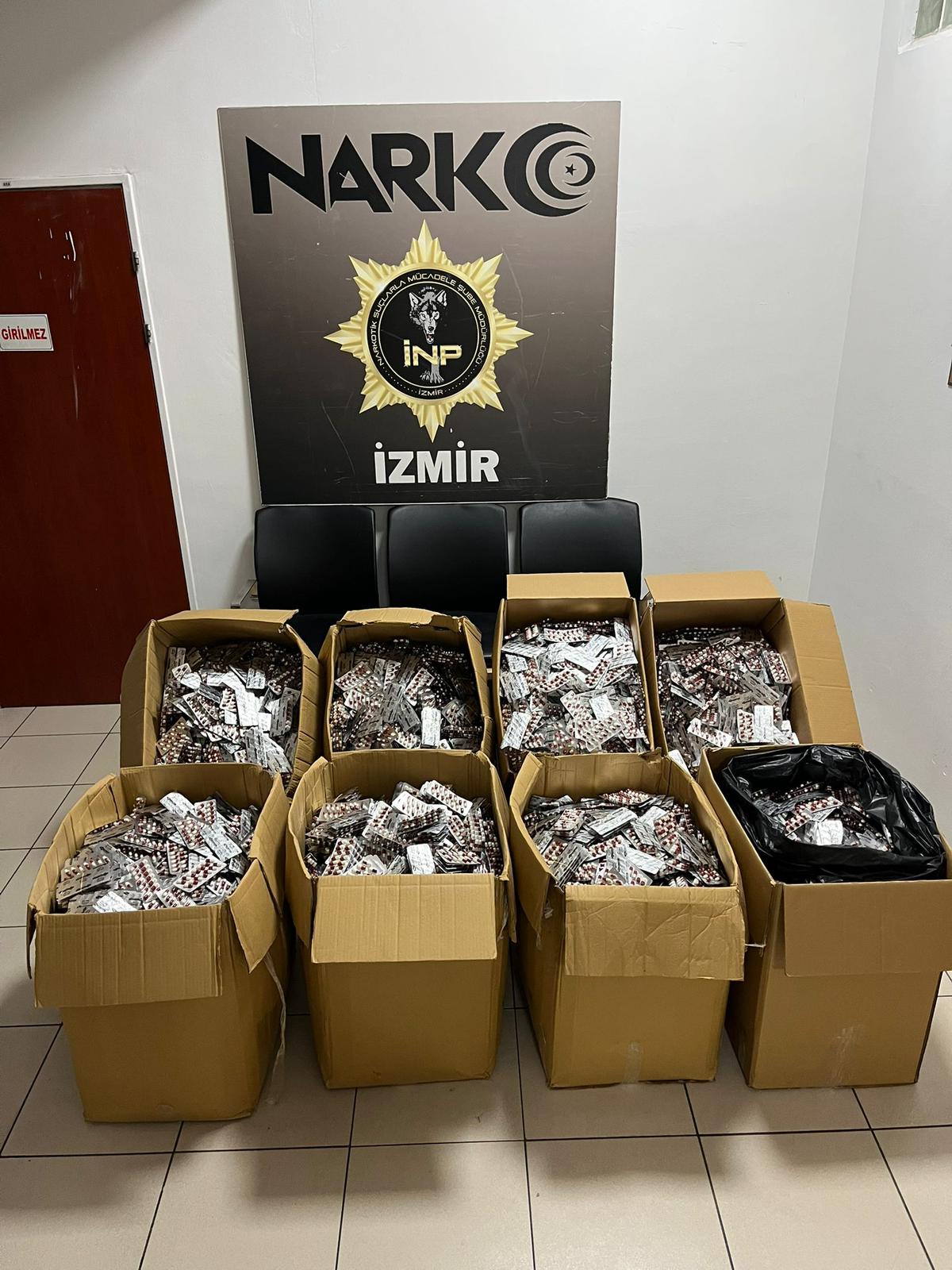 A A 20251113 39694526 39694525 I Z M I R D E 168 B I N 448 U Y U S T U R U C U H A P E L E G E C I R I L D I