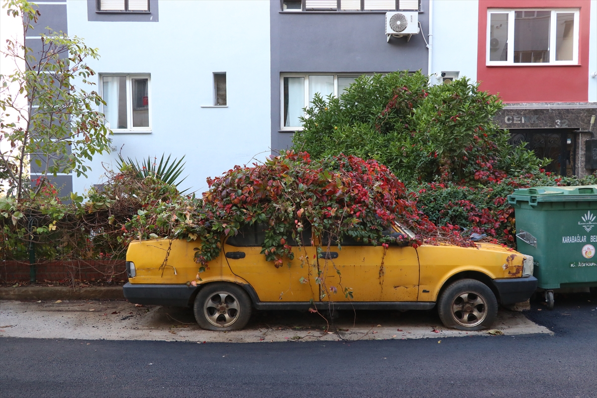 A A 20251113 39697399 39697394 I Z M I R D E 8 Y I L D I R P A R K H A L I N D E K I O T O M O B I L I S A R M A S I K L A R S A R D I