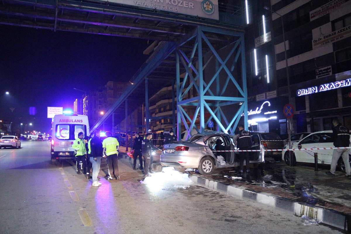 A A 20251117 39728077 39728075 M A N I S A D A U S T G E C I T A Y A G I N A C A R P A N O T O M O B I L D E K I 1 K I S I O L D U 3 K I S I Y A R A L A N D I