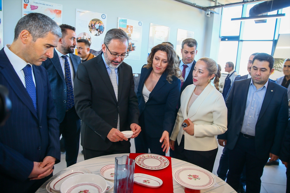 A A 20251117 39731059 39731057 A K P A R T I I Z M I R M I L L E T V E K I L I K A S A P O G L U U S A K T A A K A D E M I K Y I L A C I L I S I N D A K O N U S T U