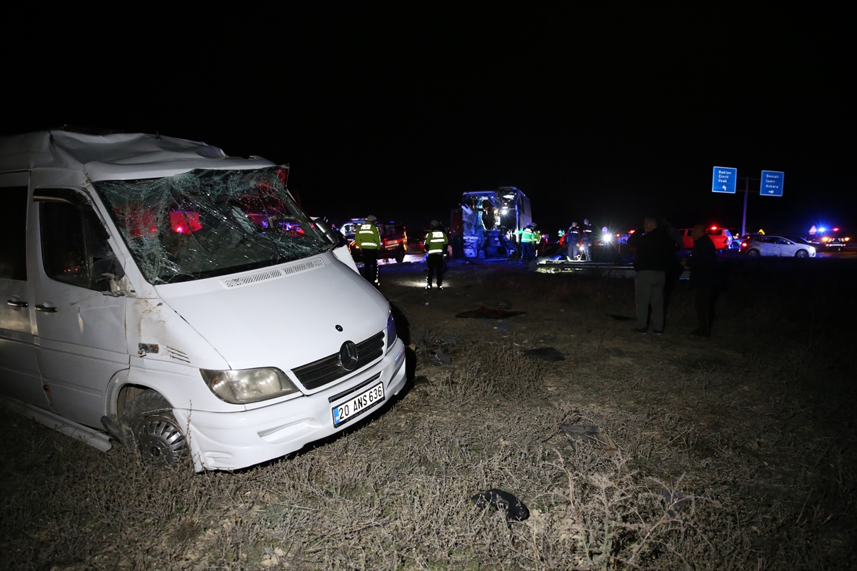 A A 20251123 39787506 39787500 D E N I Z L I D E Y O L C U O T O B U S U I L E M I N I B U S U N C A R P I S T I G I K A Z A D A 10 K I S I Y A R A L A N D I