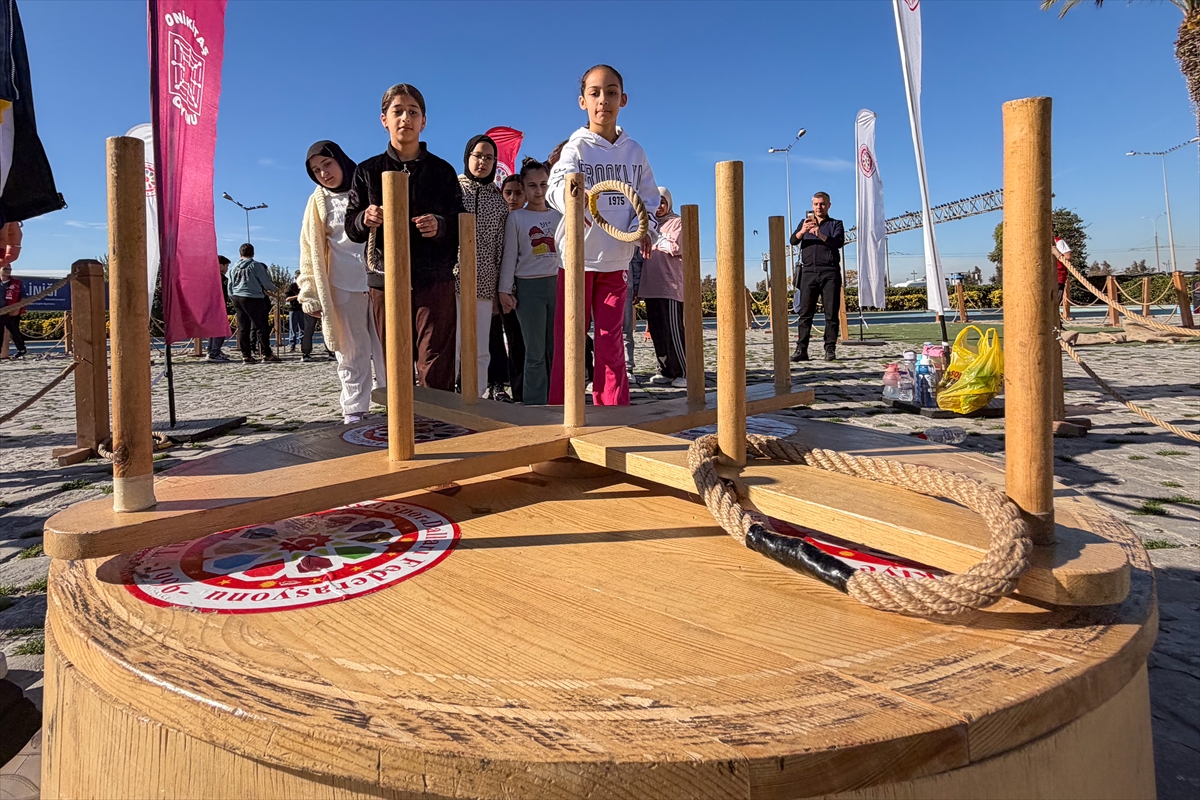 A A 20251125 39802193 39802179 G E L E N E K S E L O Y U N L A R T I R I I Z M I R D E G E C M I S I N O Y U N L A R I Y L A C O C U K L A R I S E V I N D I R D I