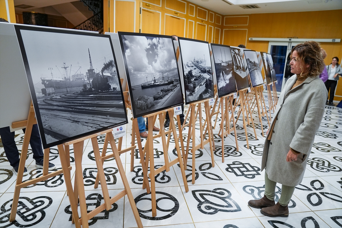 Aa 20251125 39805610 39805598 Izmirde Iletisim Yuzyilinda Kentlerin Hikayesi Adli Fotograf Sergisi Acildi (1)