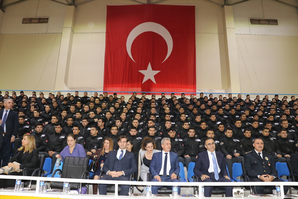 A A 20251203 39881693 39881688 I Z M I R D E K O K L U G E L E N E K T E N M O D E R N G E L E C E G E A I L E C A L I S T A Y I B A S L A D I