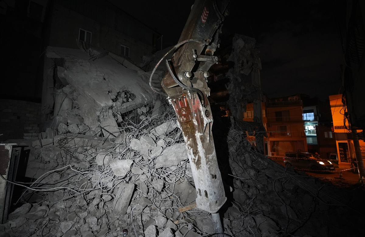 A A 20251204 39893367 39893363 I Z M I R D E Y I K I M I Y A P I L A N I N S A A T I N B E T O N B L O K L A R I E V E Z A R A R V E R D I