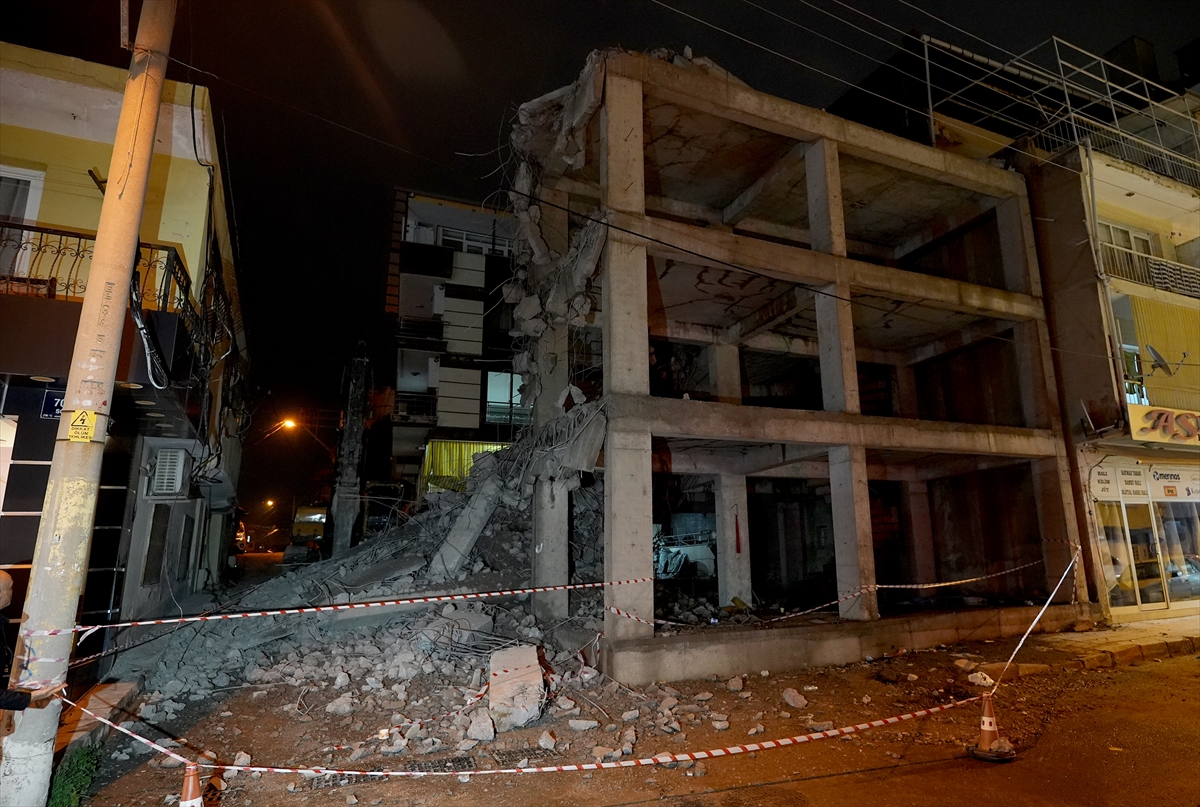 A A 20251204 39893367 39893365 I Z M I R D E Y I K I M I Y A P I L A N I N S A A T I N B E T O N B L O K L A R I E V E Z A R A R V E R D I