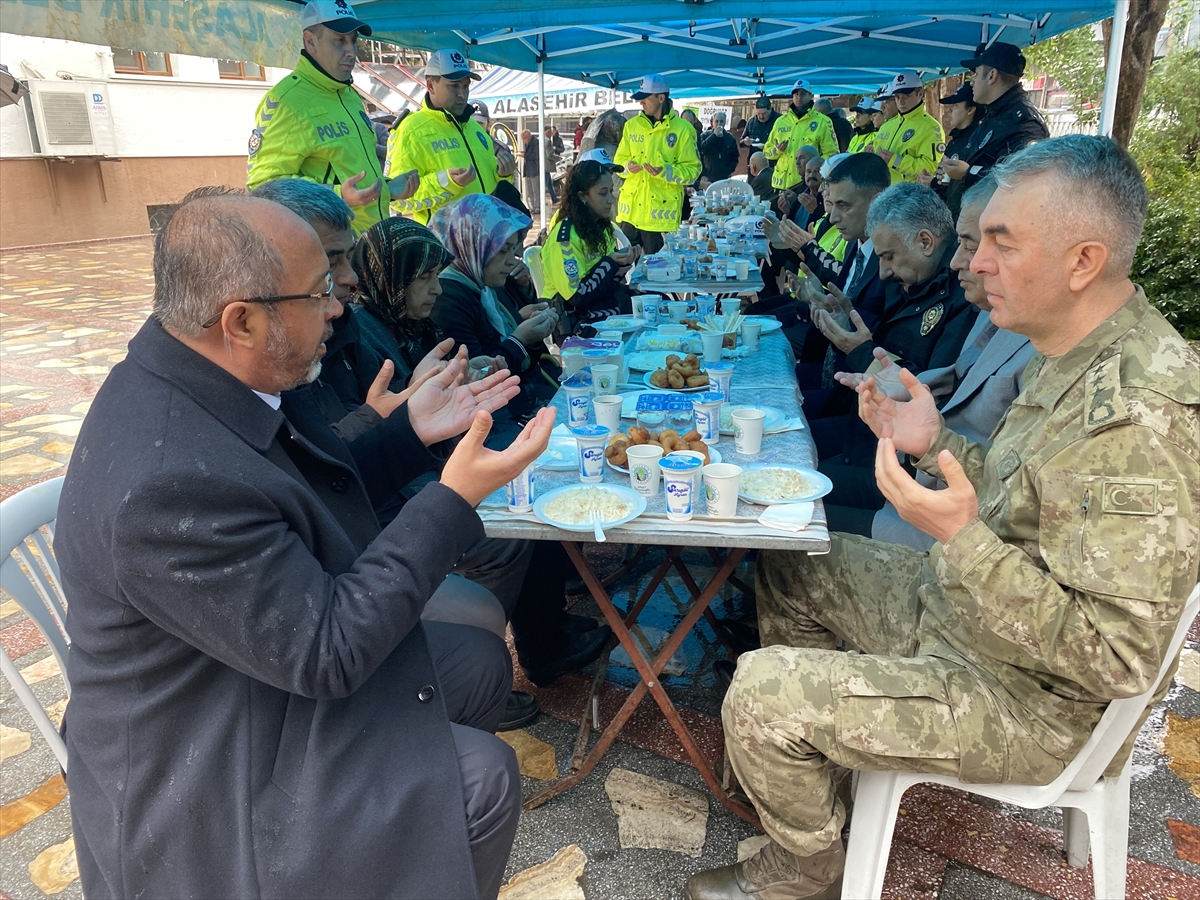 A A 20251205 39900729 39900726 M A N I S A D A S E H I T T R A F I K P O L I S L E R I I C I N M E V L I T O K U T U L D U