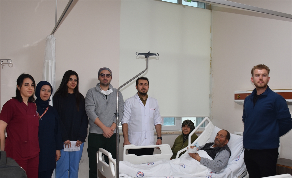 A A 20251206 39905429 39905426 I K I H A S T A N I N B A C A K L A R I N D A N A L I N A N K E M I K V E D E R I I C E R E N D O K U L A R E L V E A Y A G A N A K L E D I L D I