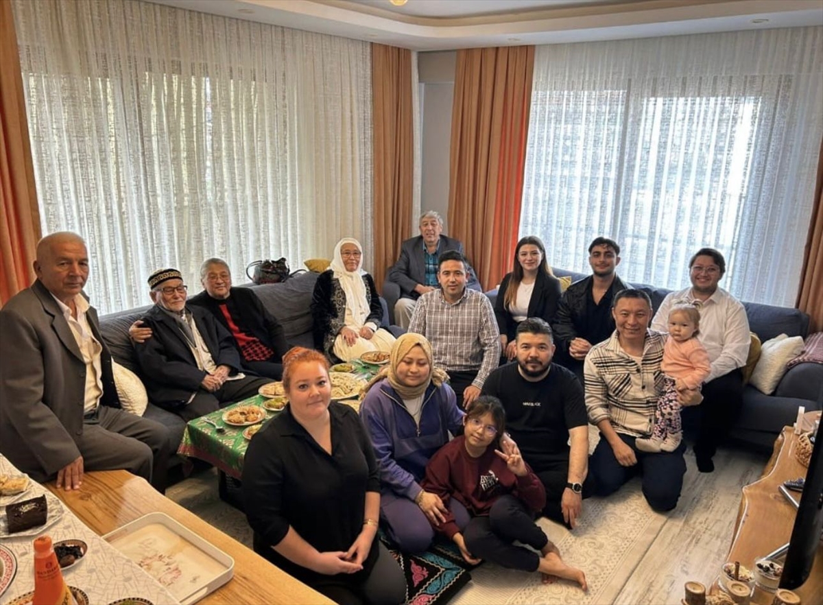 A A 20251210 39941755 39941753 K A Z A K T U R K L E R I N I N D O G U T U R K I S T A N D A N M A N I S A Y A G O C U K A Y I T A L T I N A A L I N D I