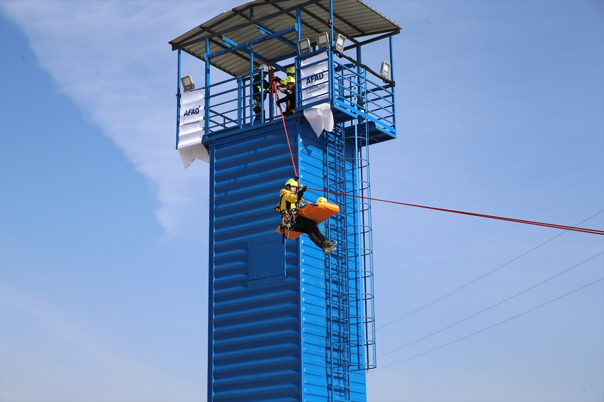 A A 20251210 39943999 39943998 D E N I Z L I D E 56 B U Y U K L U G U N D E D E P R E M S E N A R Y O S U Y L A T A T B I K A T Y A P I L D I