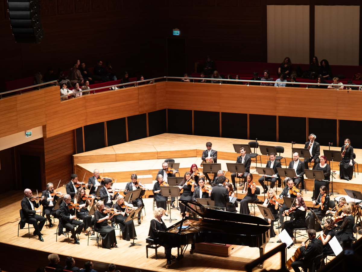 A A 20251212 39967242 39967234 I Z M I R D E V L E T S E N F O N I O R K E S T R A S I I S M E T I N O N U A N I S I N A K O N S E R D U Z E N L E D I