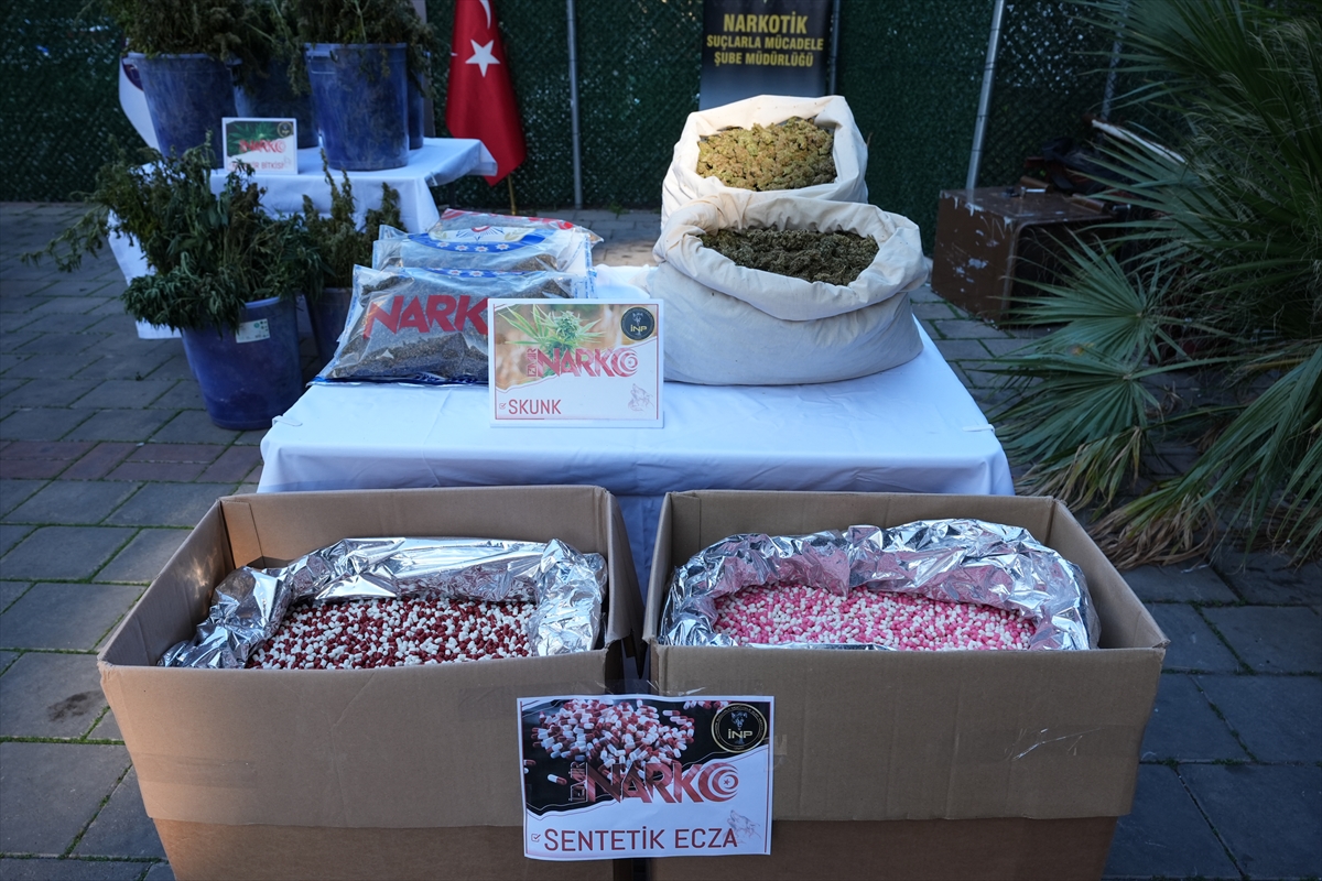 A A 20251215 39984511 39984505 I Z M I R D E B I R H A F T A D A K I U Y U S T U R U C U O P E R A S Y O N L A R I N D A 46 S U P H E L I T U T U K L A N D I