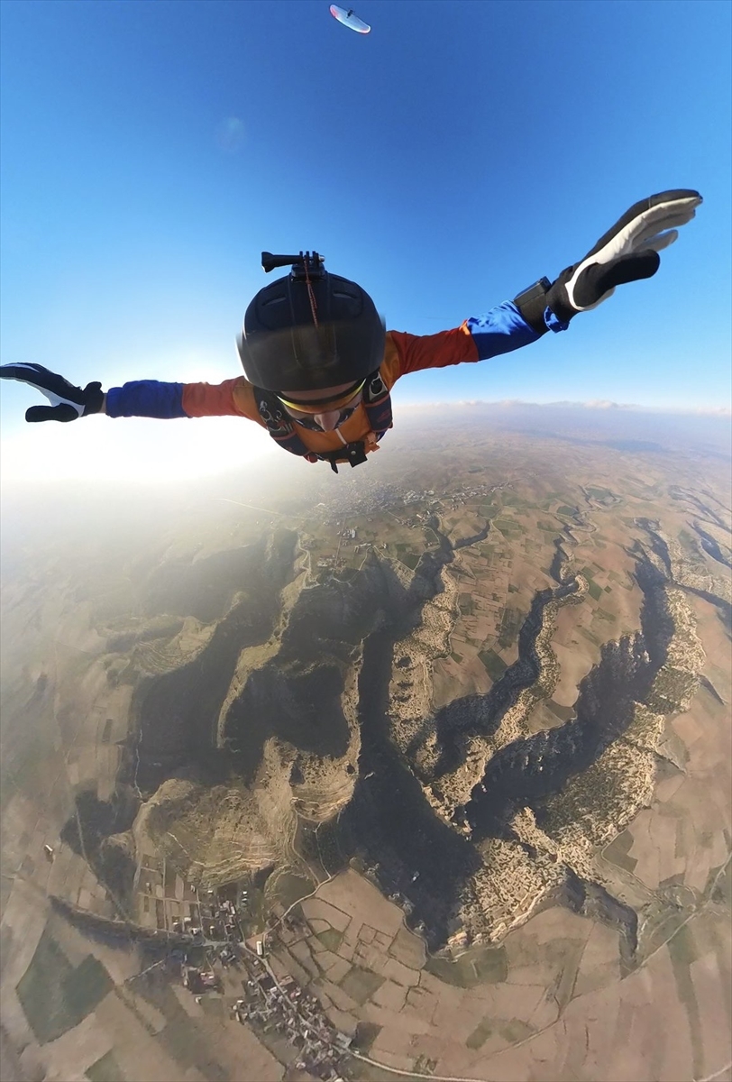 A A 20251217 40004824 40004819 U S A K T A S E R B E S T P A R A S U T P I L O T U U L U B E Y K A N Y O N U N A A T L A D I