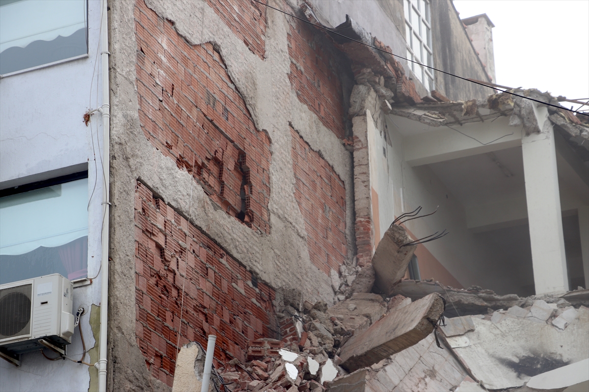 A A 20251220 40034642 40034639 I Z M I R D E B I N A Y I K I M I S I R A S I N D A B I T I S I K T E K I A P A R T M A N Z A R A R G O R D U