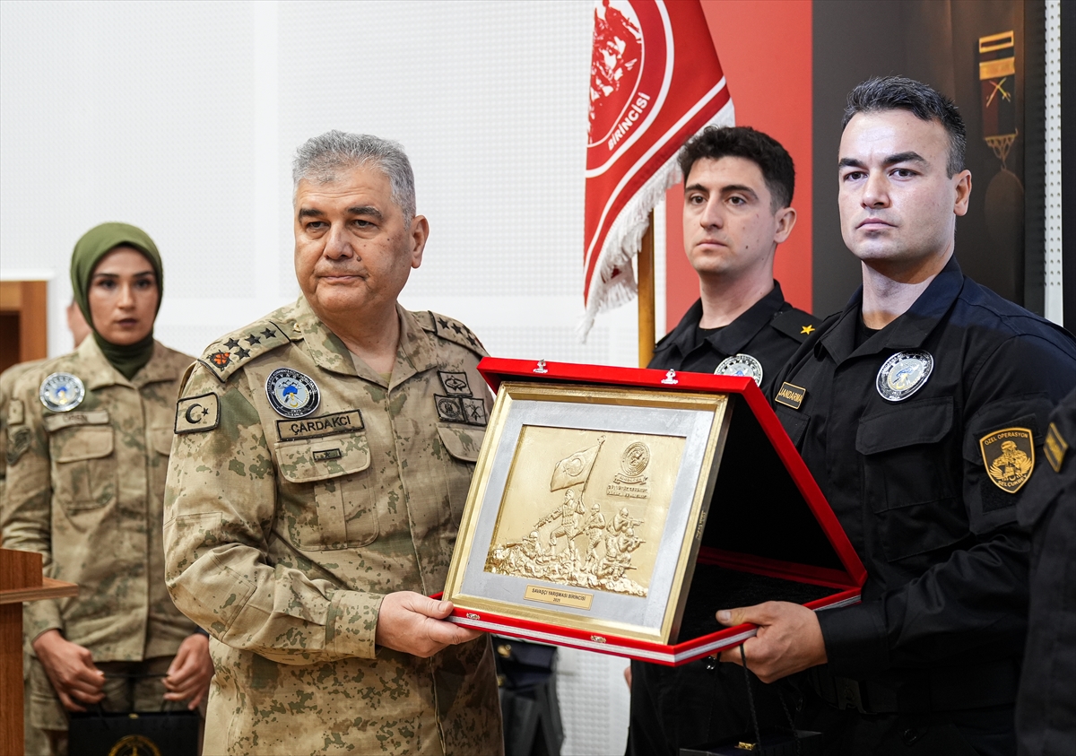 A A 20251226 40083756 40083745 J A N D A R M A K O M A N D O L A R I N I N M U C A D E L E E T T I G I S A V A S C I Y A R I S M A S I S O N A E R D I