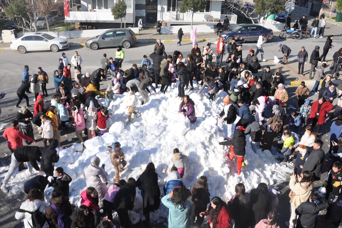 A A 20260115 40262235 40262232 I Z M I R D E C O C U K L A R K A R S E V I N C I N I T A S I M A K A R L A Y A S A D I