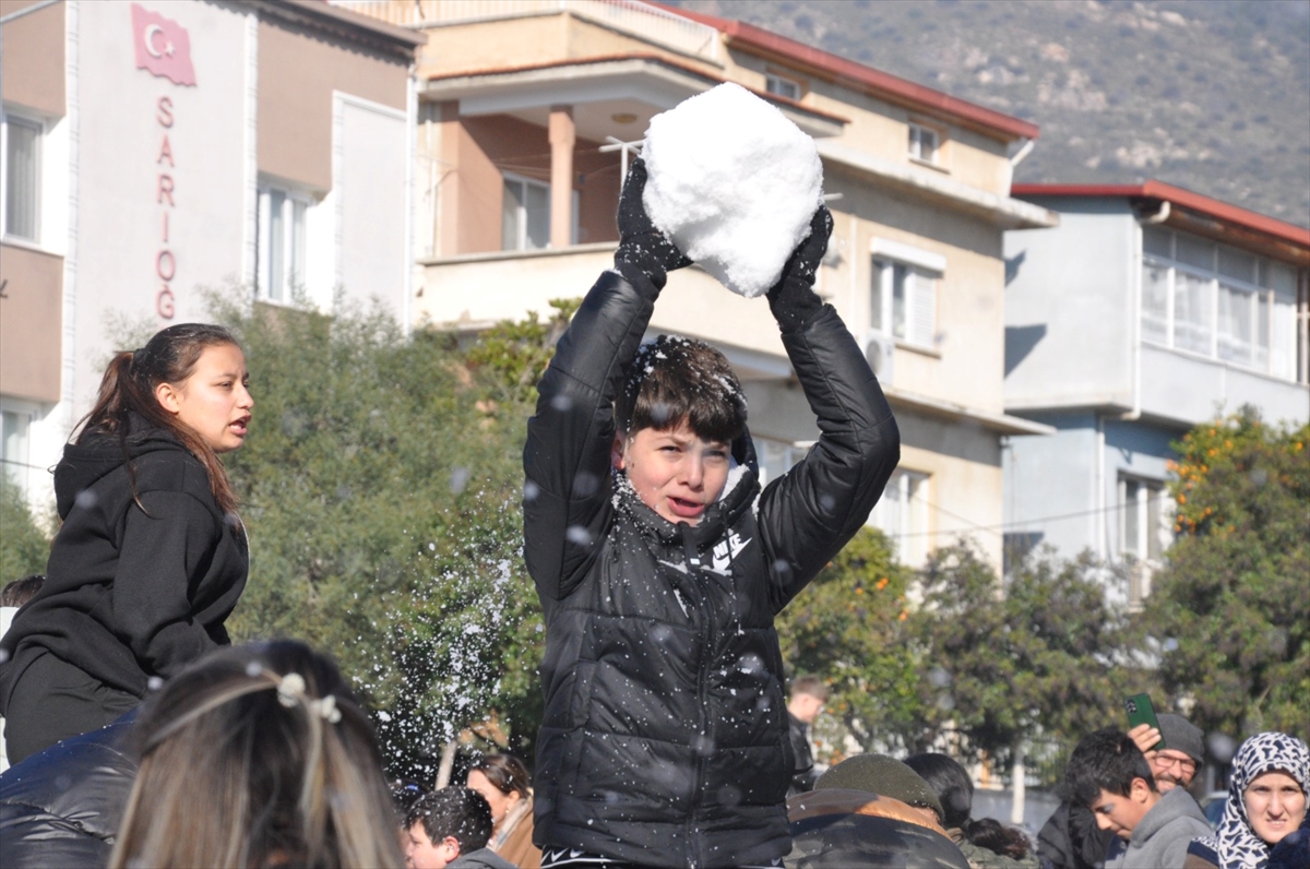 A A 20260115 40262235 40262233 I Z M I R D E C O C U K L A R K A R S E V I N C I N I T A S I M A K A R L A Y A S A D I