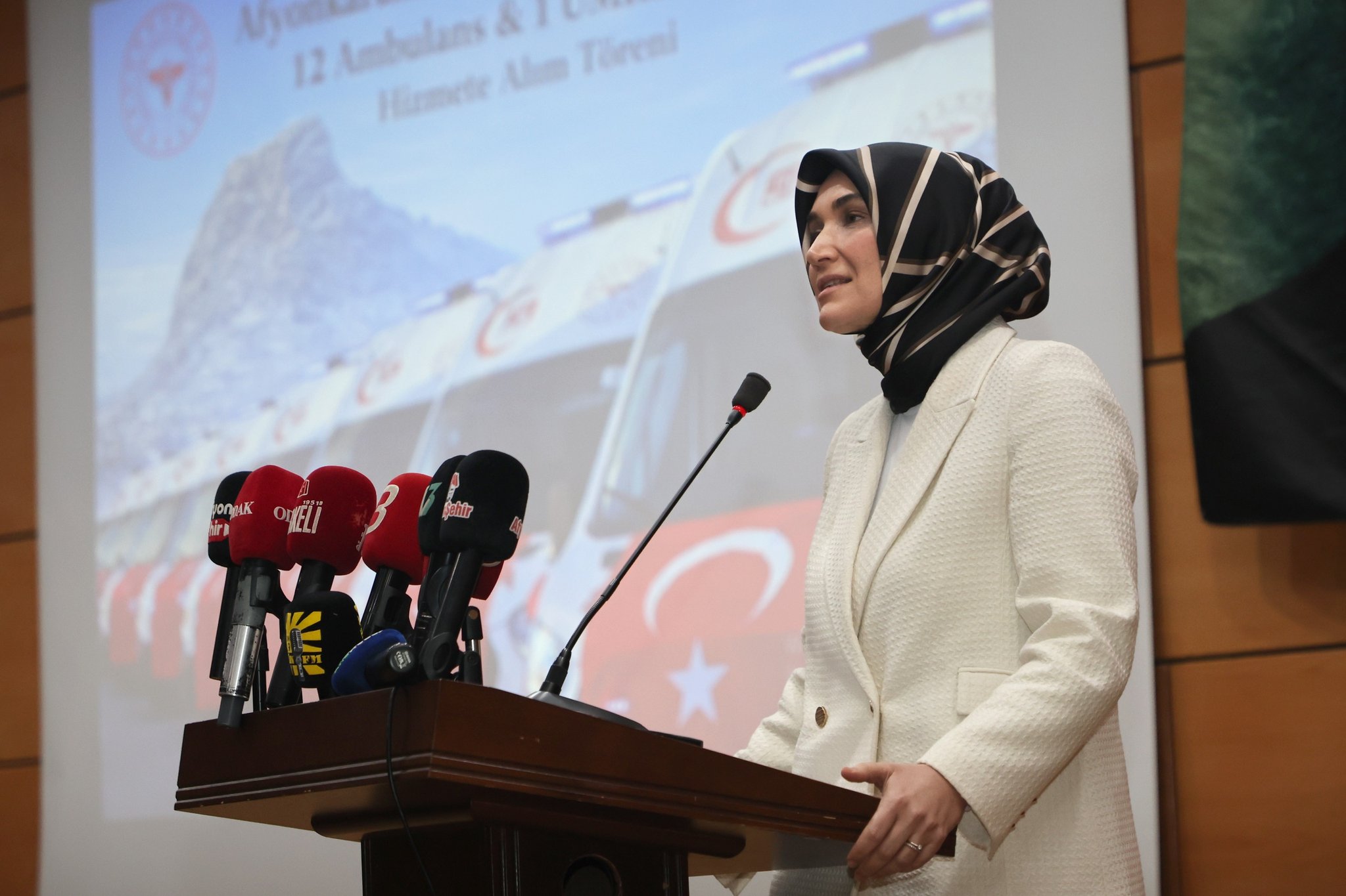 G 7 G H Y W X Q A A V Pk B