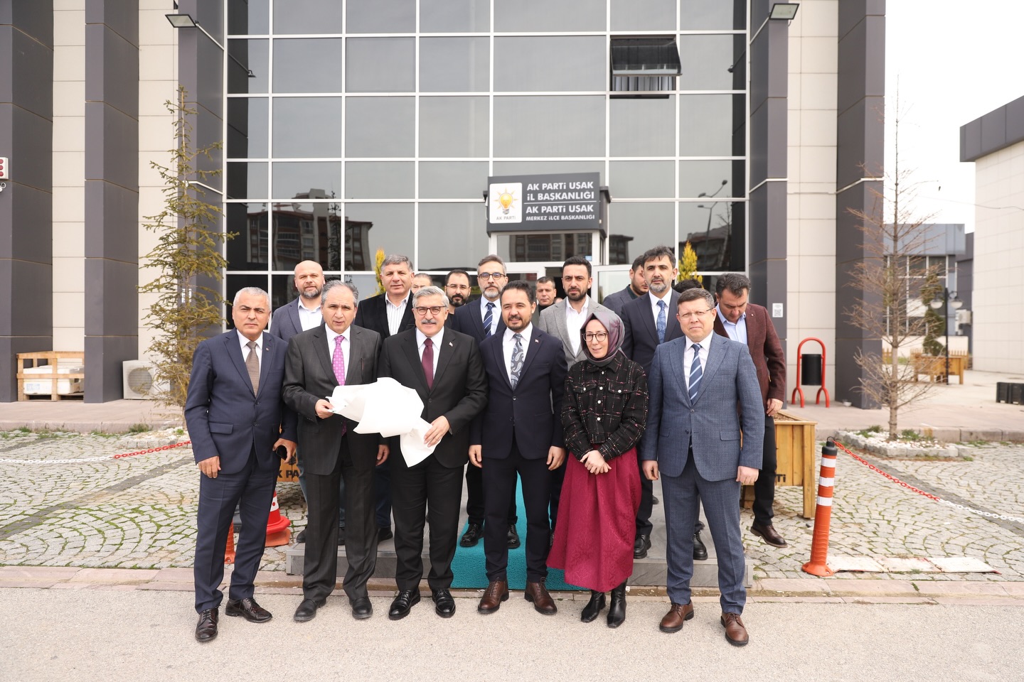 629915890 17874231801519890 7345306946538590384 N