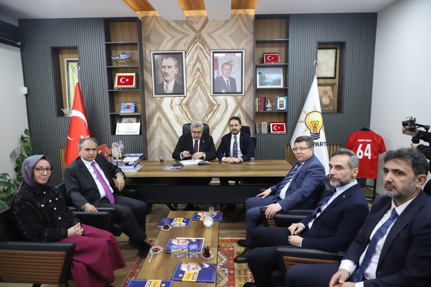 632459521 17874231828519890 6772427444731151879 N