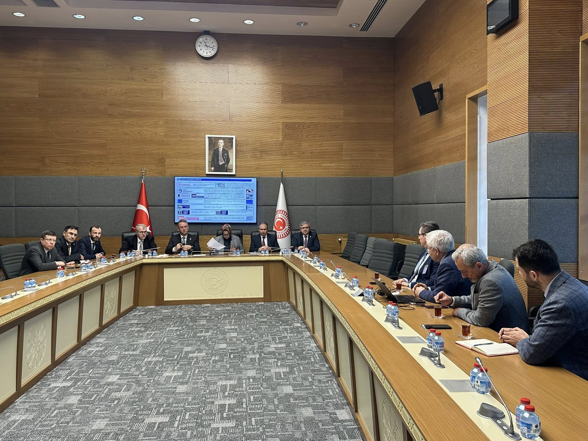 633719347 25937727349228511 6846540866875730542 N