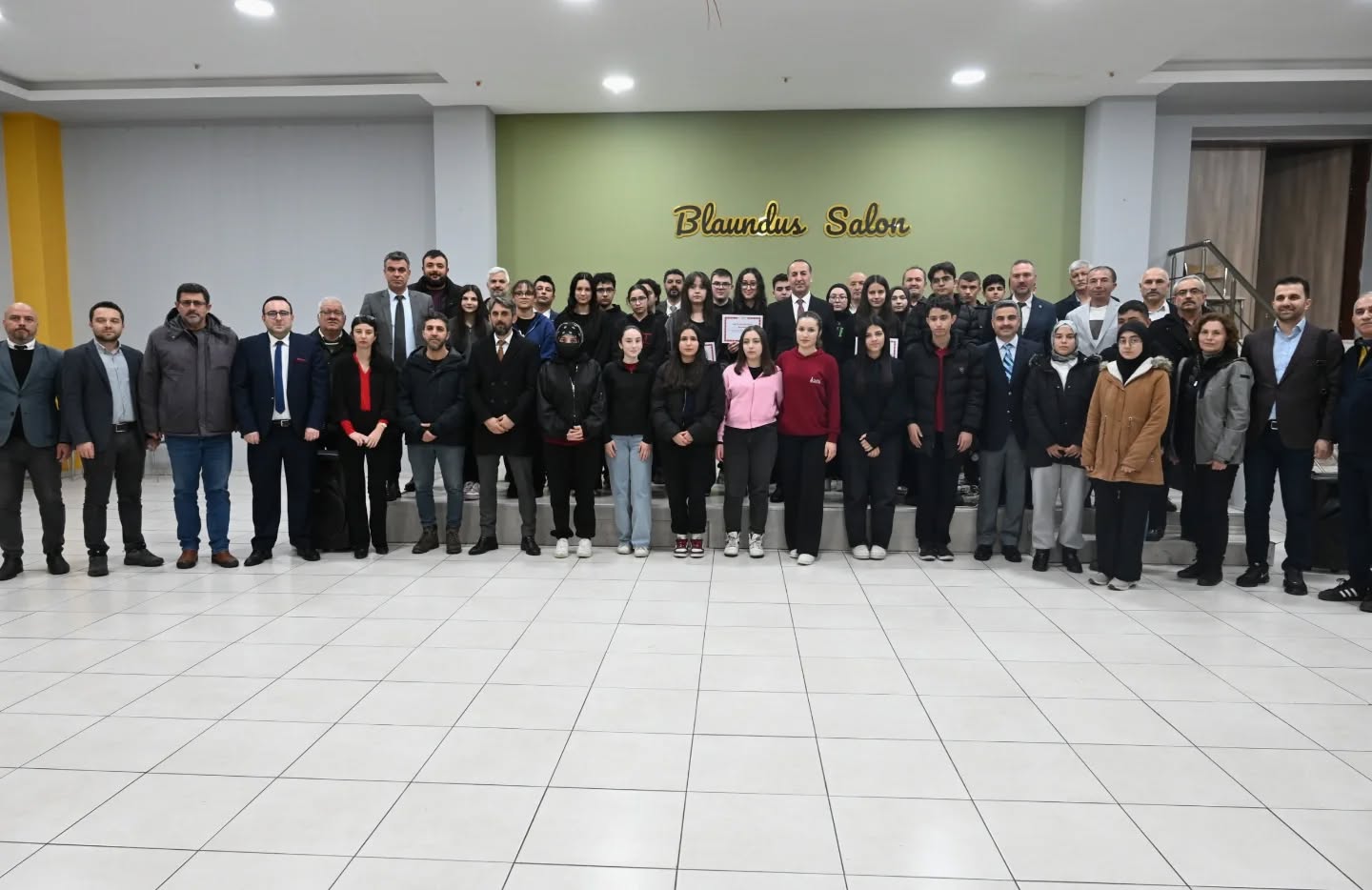 639452244 18152850688431364 5180695904032605895 N