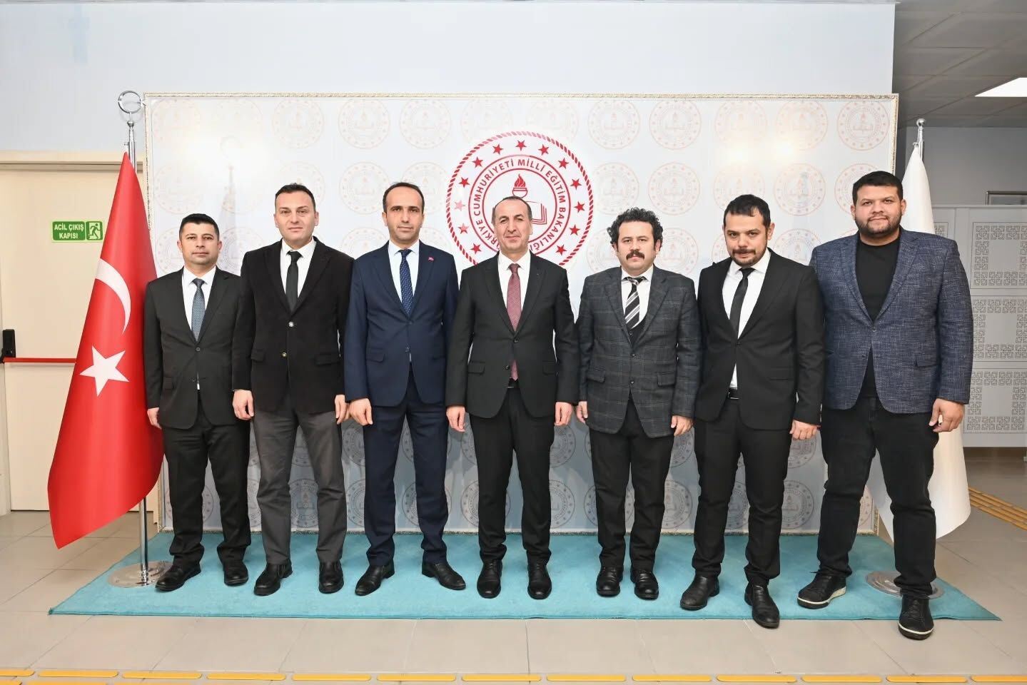 643007038 18153487222431364 4854184608524057725 N