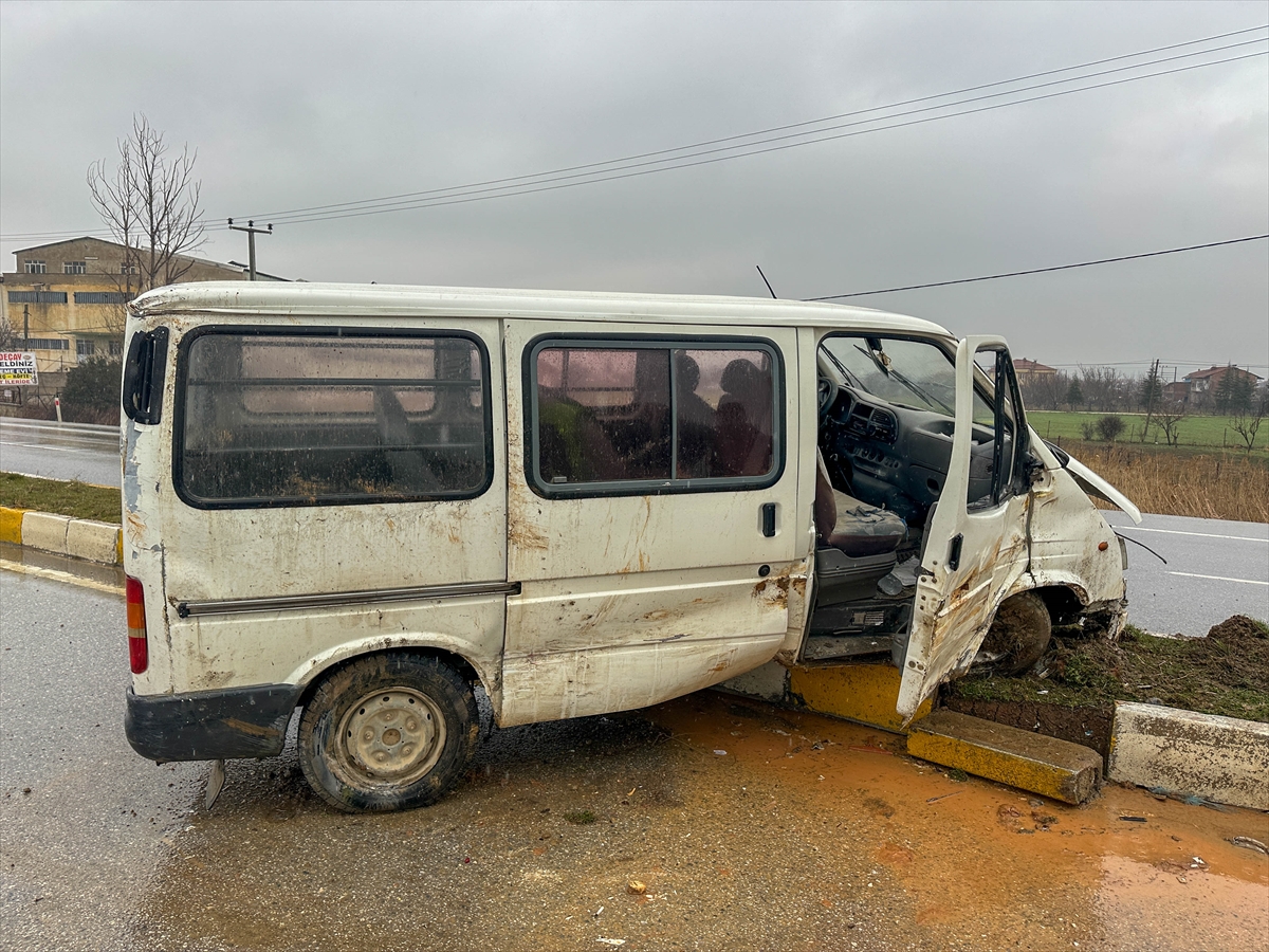 A A 20260210 40510496 40510495 U S A K T A R E F U J E C A R P A N P A N E L V A N D A K I 1 K I S I Y A R A L A N D I