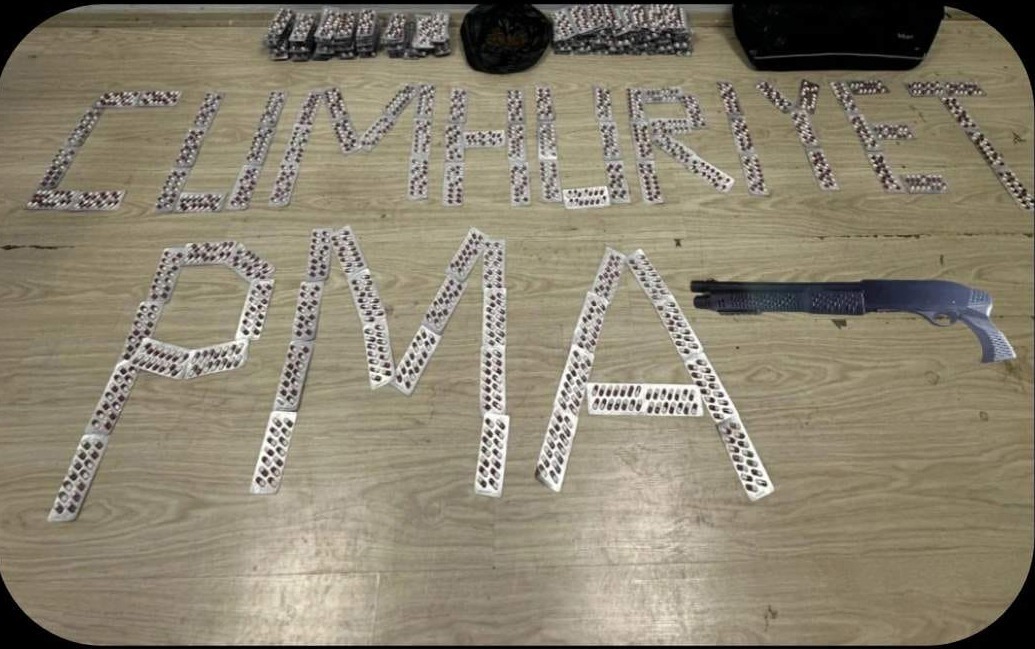 E08313F9 8384 4B04 9A65 0E44Ad3548Bf