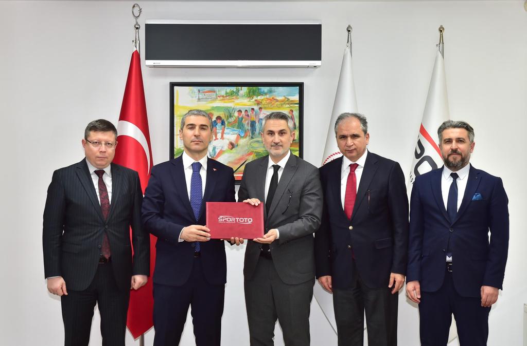 H A U Eqbw X Y A A Vdvs