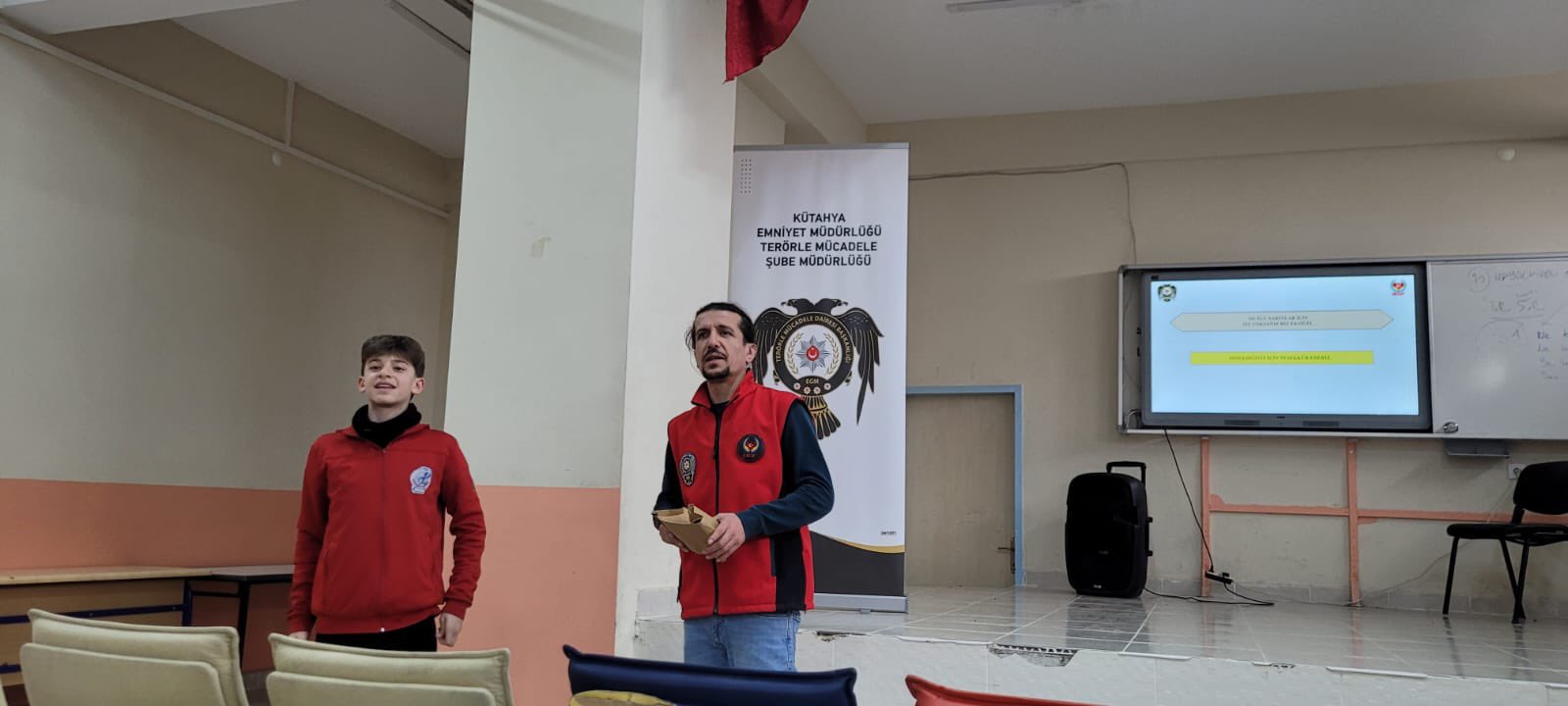 H A Y N T O X E A A Eur T