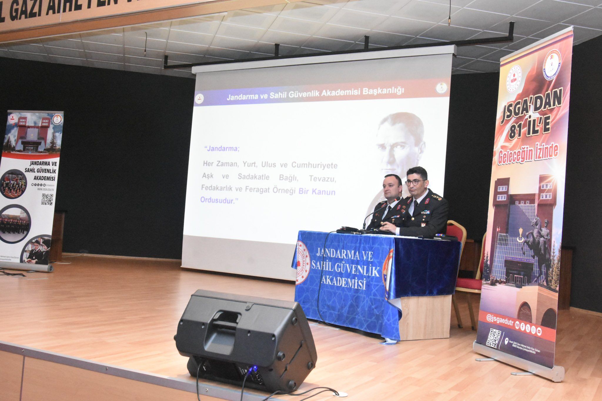 H C Ao Ug7 X M A A S N Dk