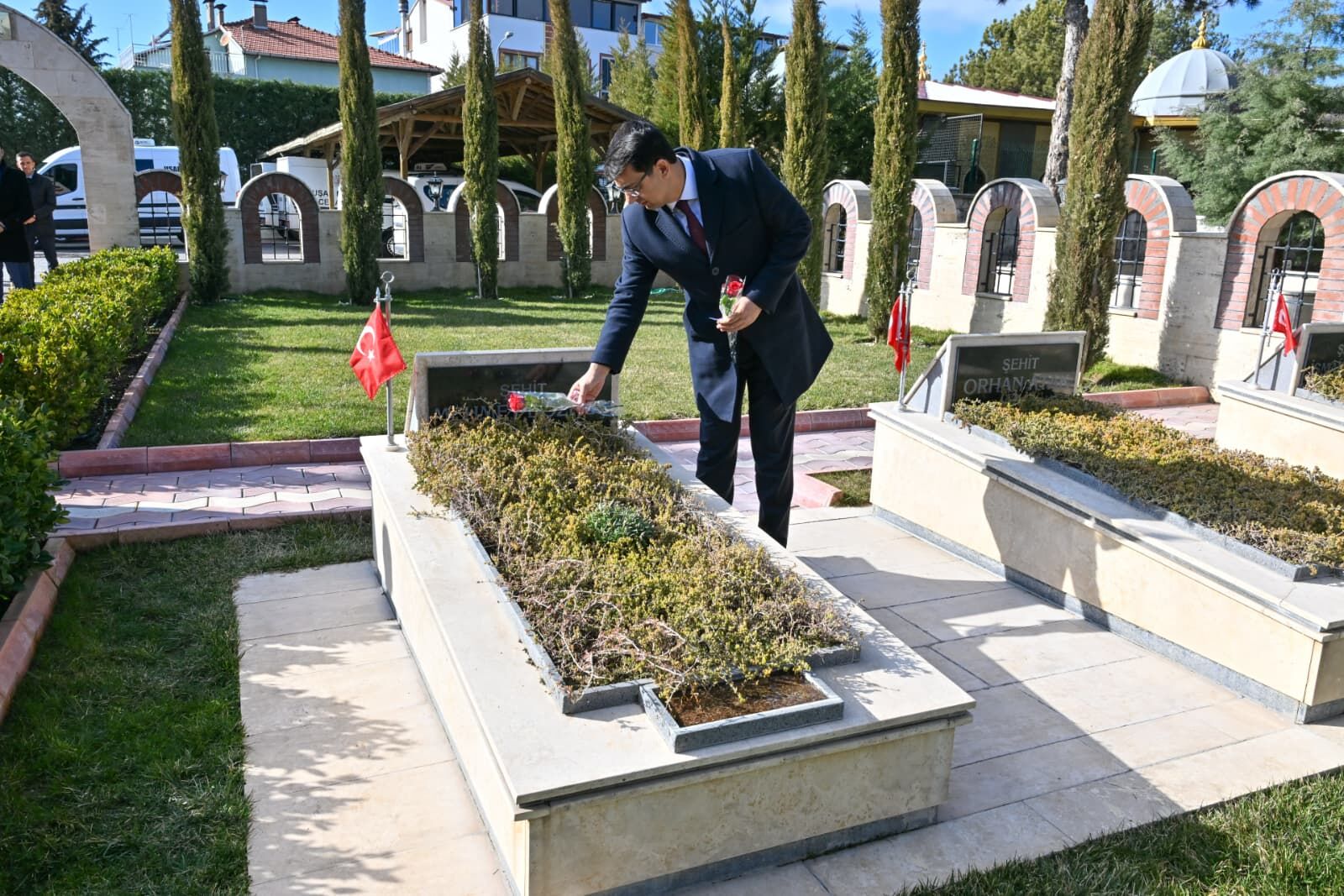 H C L I Fyx W8 A A Sla