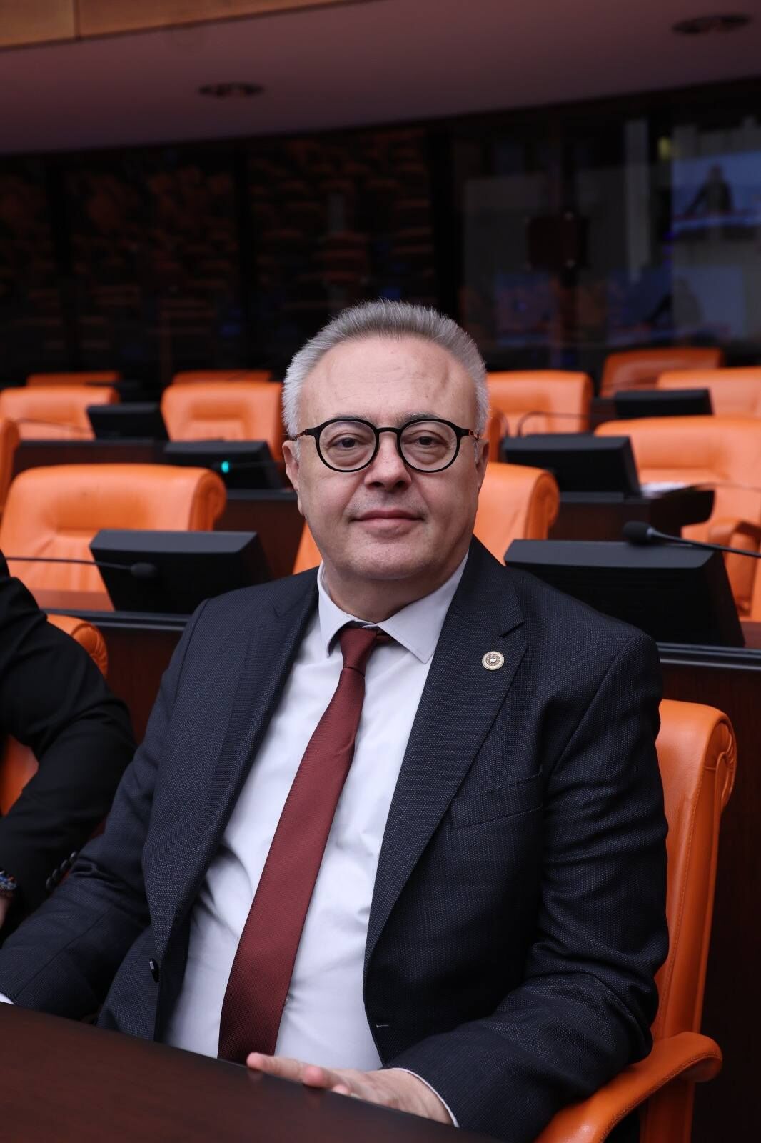 656884881 26443099498618095 6768220890486270427 N