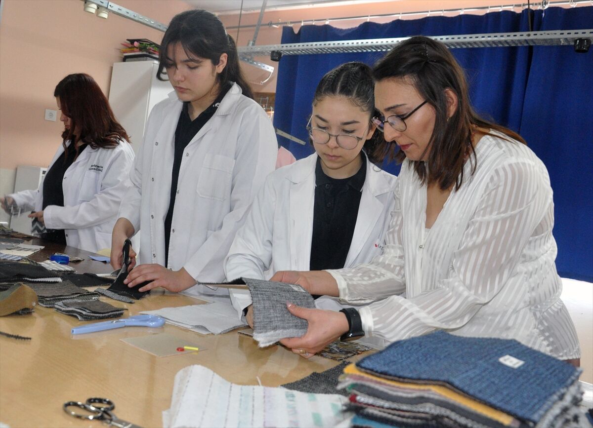 A A 20260303 40718996 40718991 I Z M I R D E O G R E N C I L E R A T I K K U M A S L A R D A N D I K T I K L E R I S E C C A D E L E R I R A M A Z A N D A H E D I Y E E D I Y O R