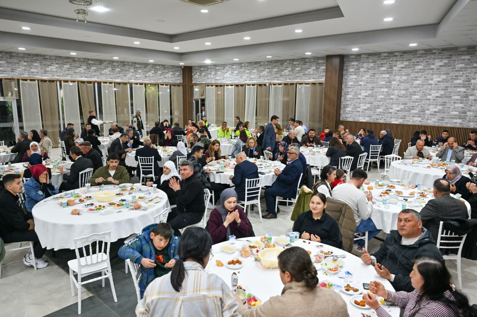 Uşak Valisi Serdar Kartal Eşme Ziyareti (4)