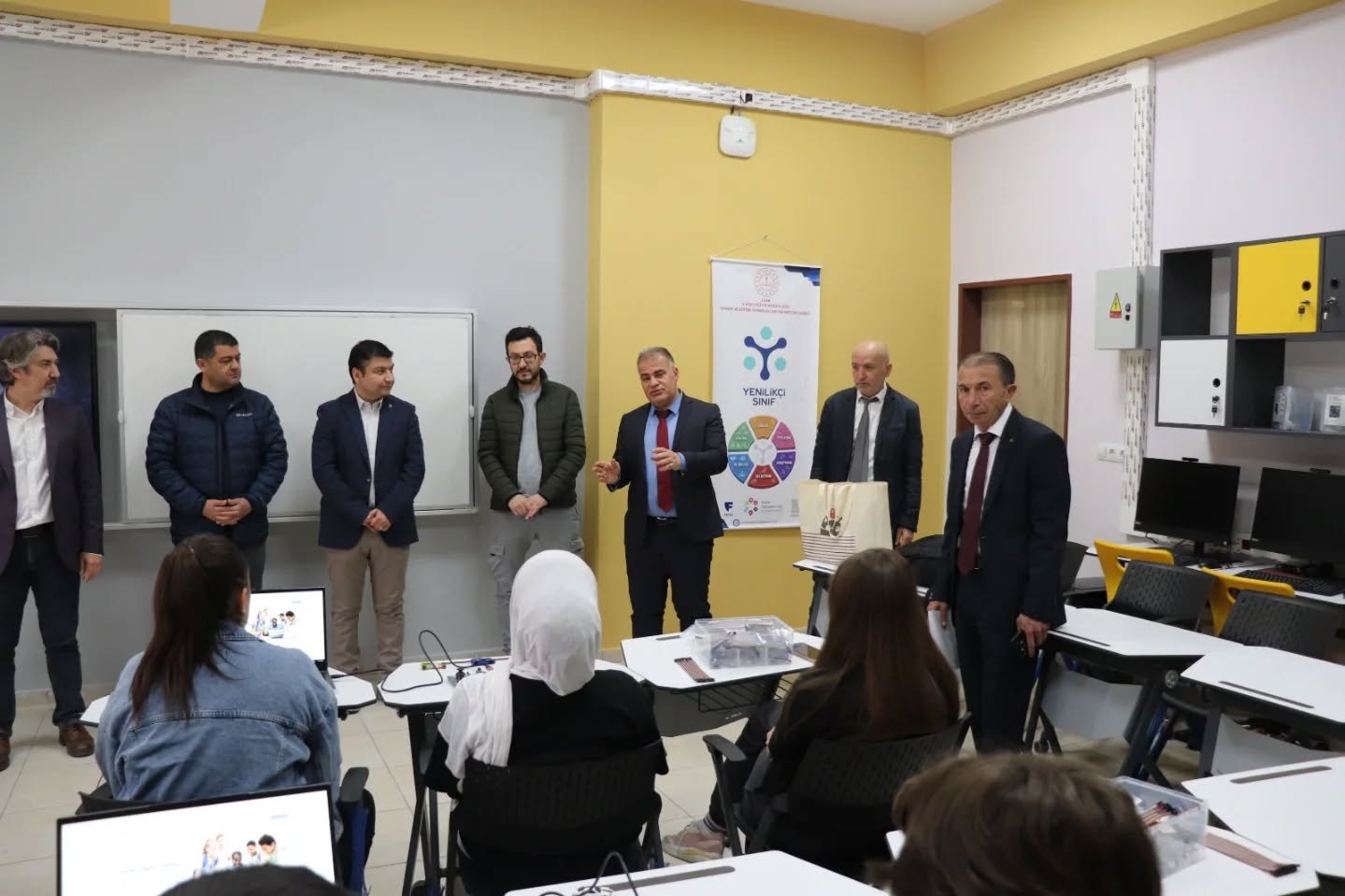 659592011 18157857139431364 3751856211810357259 N