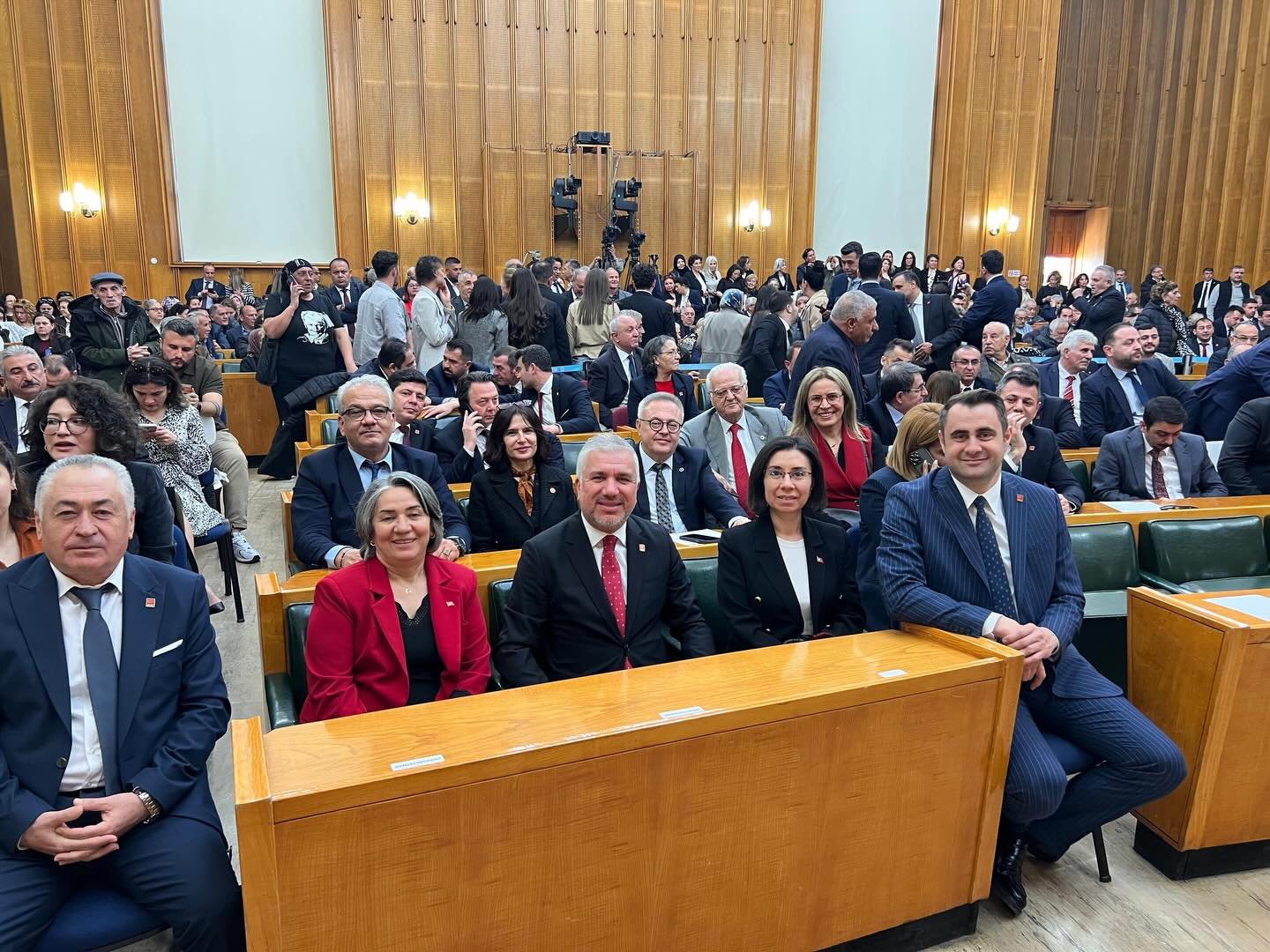 670313312 18045578978765129 654498944264056643 N