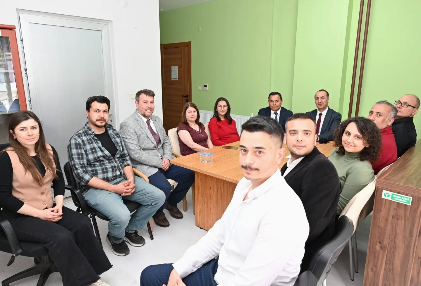 670912176 18159173986431364 3470081243486376051 N