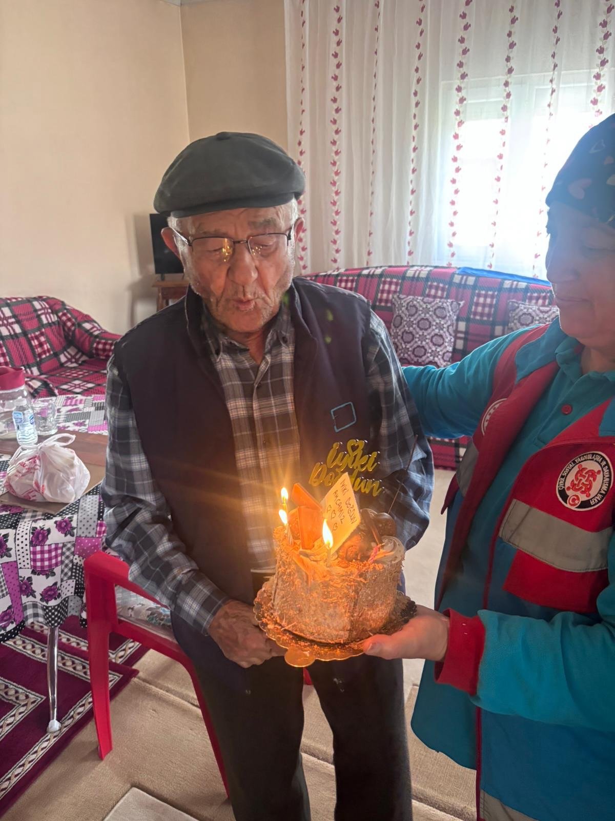 671183384 18008788076902297 9086652995965606381 N