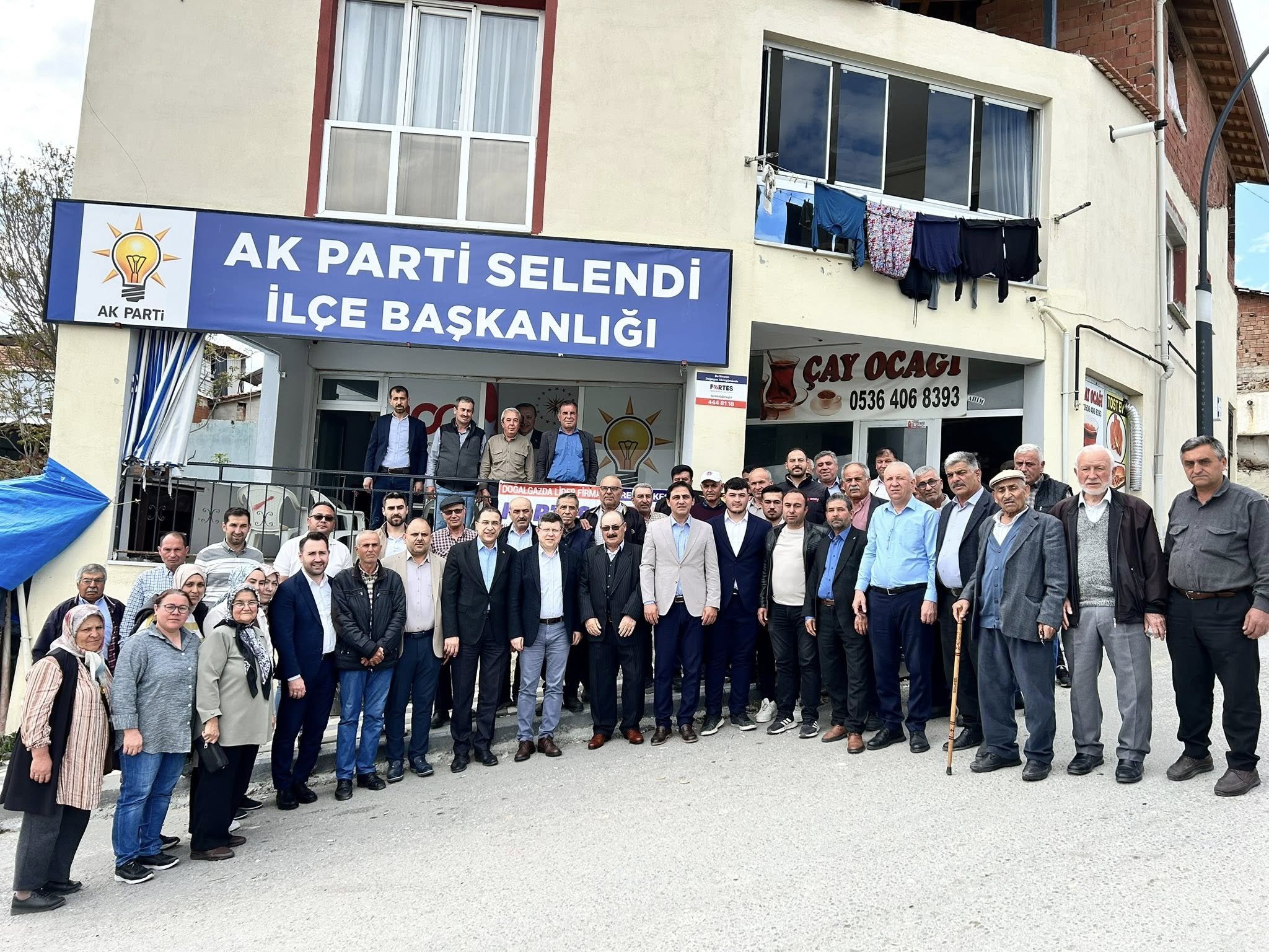 678388912 10164683582388559 8044509237210808682 N