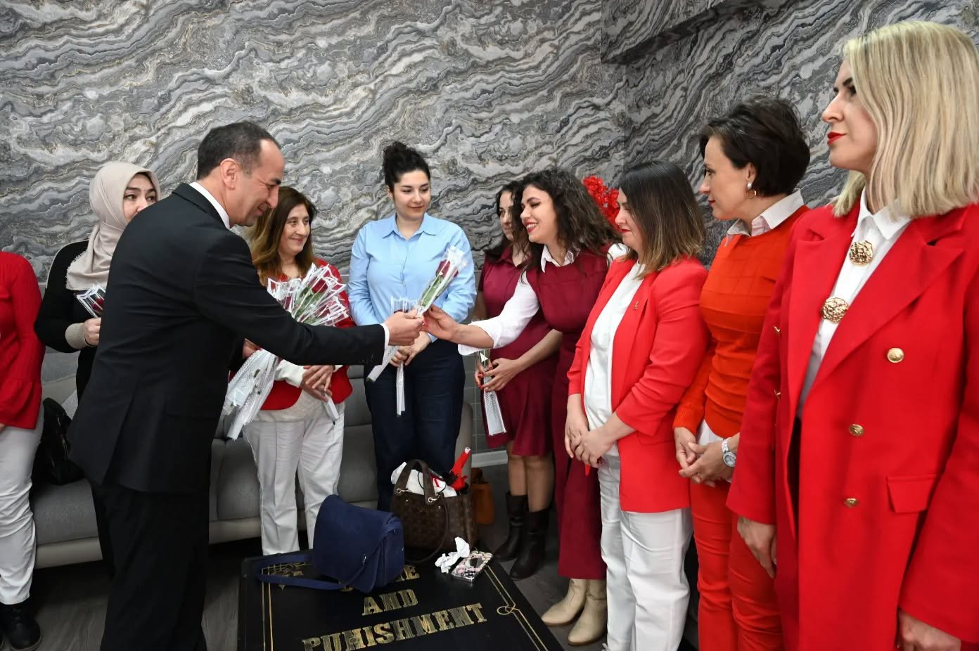 678553442 27065404606400158 8804926432683572393 N