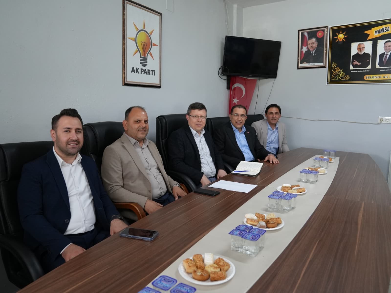 679061048 10164683583053559 8892474808431113551 N