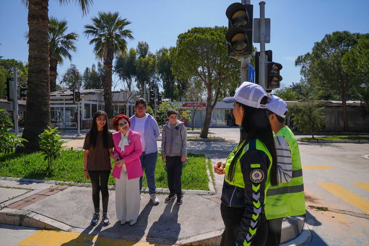 A A 20260412 41085842 41085830 K A Z A D A S E H I T O L A N T R A F I K P O L I S I N I N E S I O G R E N C I L E R E T R A F I K B I L I N C I A S I L I Y O R