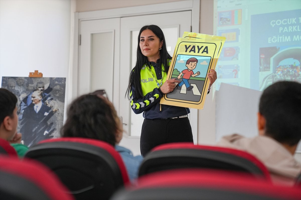 A A 20260412 41085842 41085833 K A Z A D A S E H I T O L A N T R A F I K P O L I S I N I N E S I O G R E N C I L E R E T R A F I K B I L I N C I A S I L I Y O R